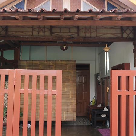 Kembar Guesthouse Jogjakarta Buitenkant foto
