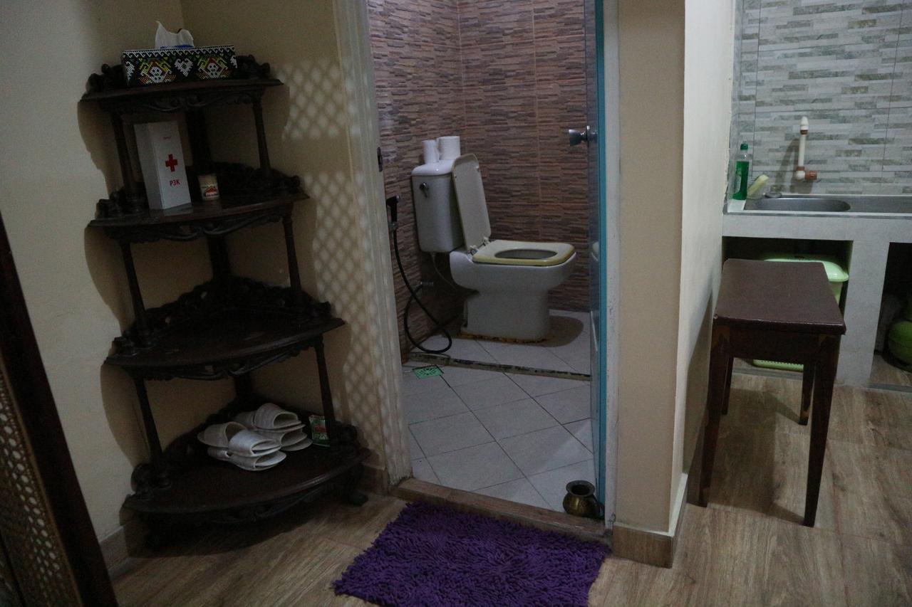 Kembar Guesthouse Jogjakarta Buitenkant foto