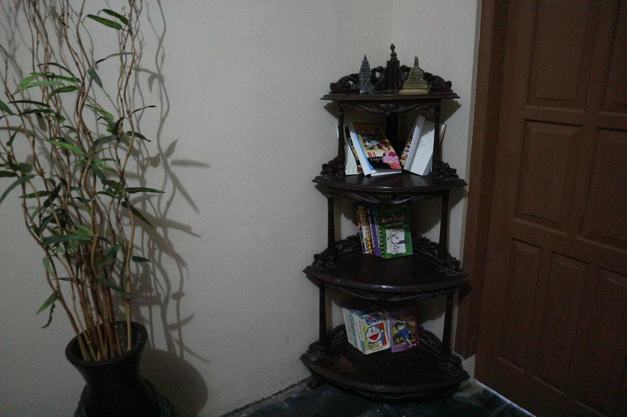 Kembar Guesthouse Jogjakarta Buitenkant foto