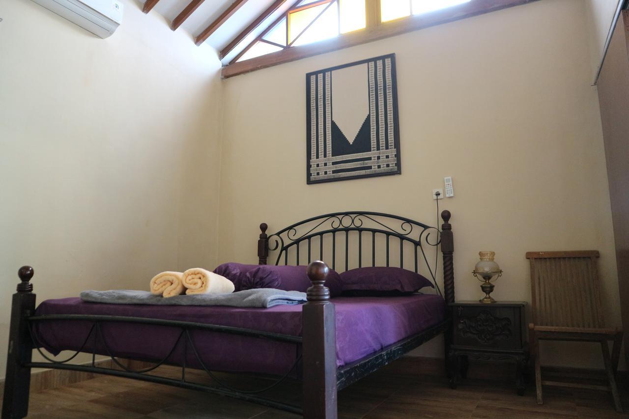 Kembar Guesthouse Jogjakarta Buitenkant foto