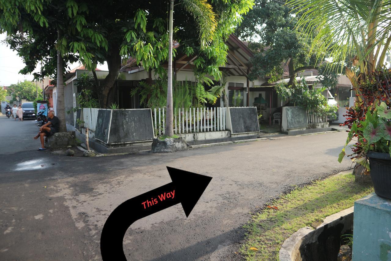 Kembar Guesthouse Jogjakarta Buitenkant foto